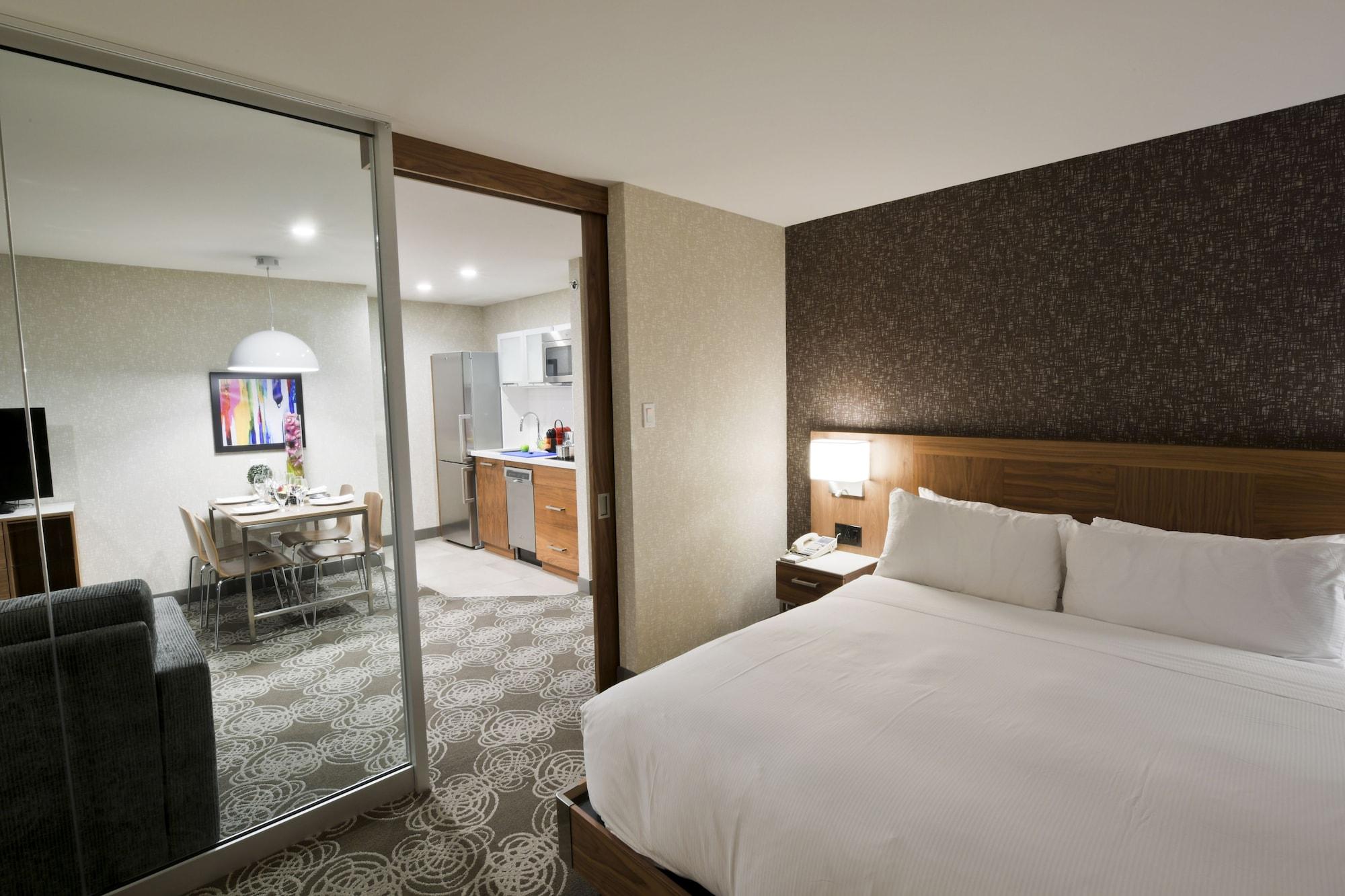 Hilton Montreal/Laval Hotel Exterior photo