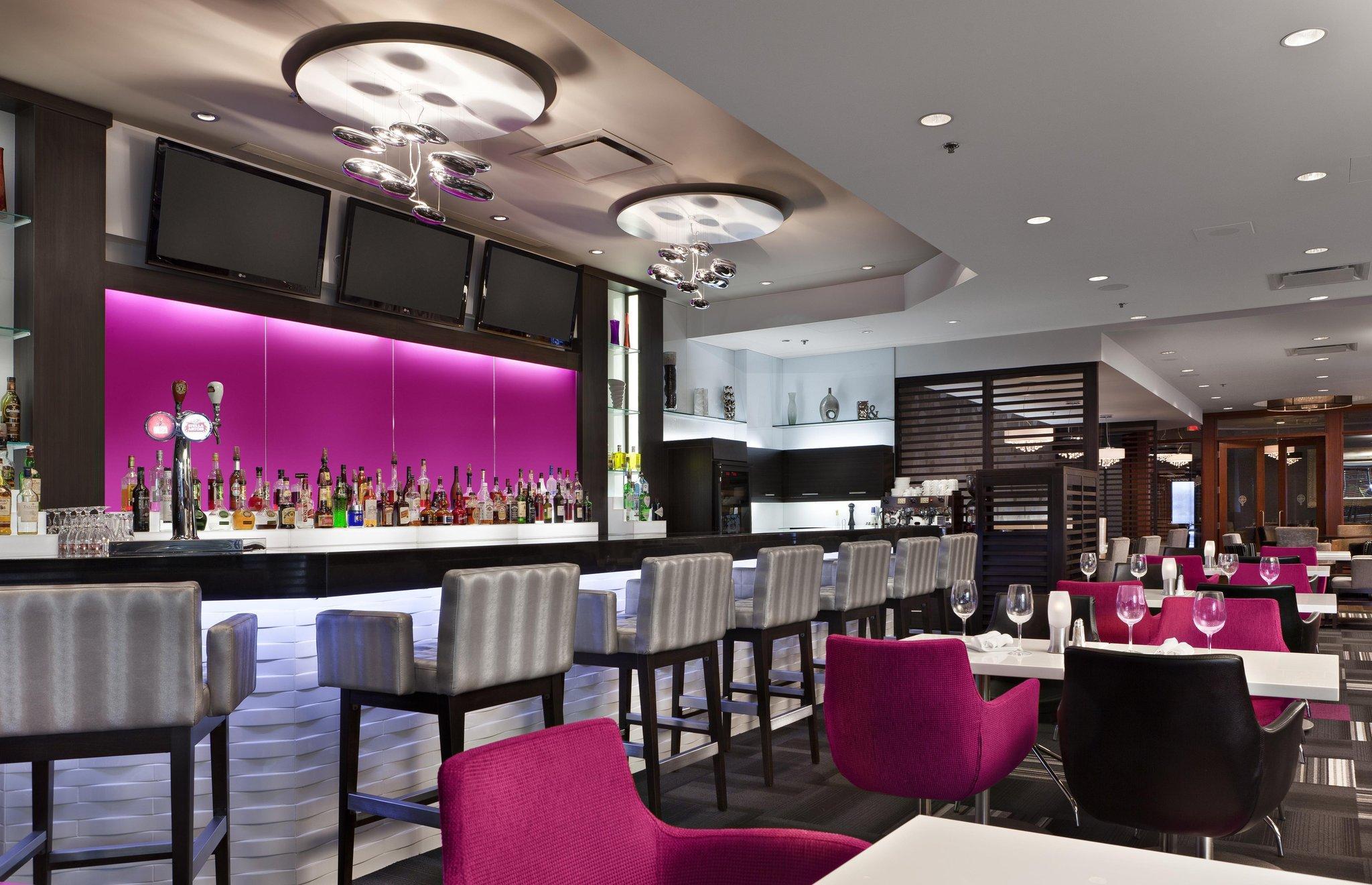 Hilton Montreal/Laval Hotel Exterior photo