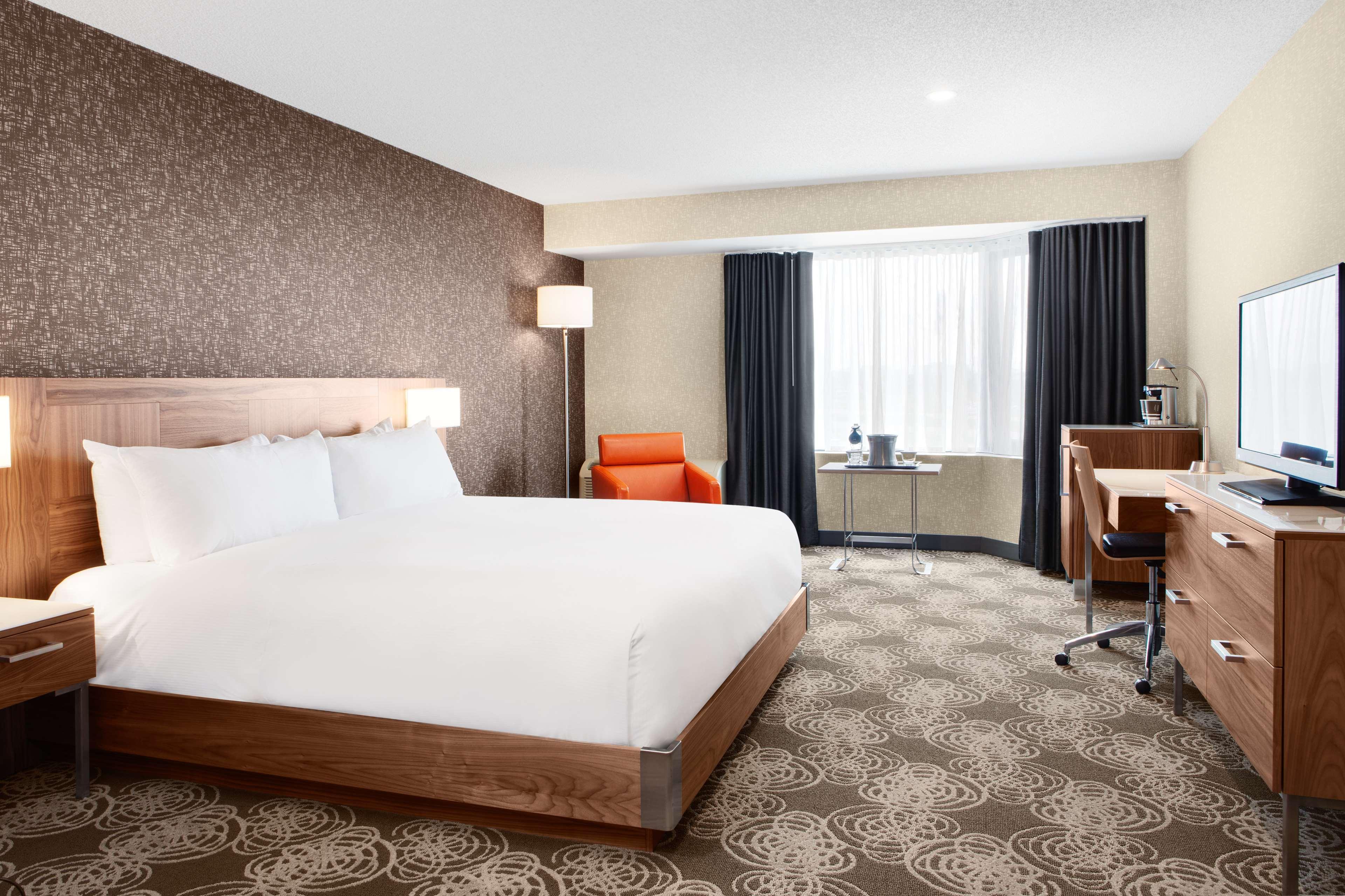 Hilton Montreal/Laval Hotel Exterior photo