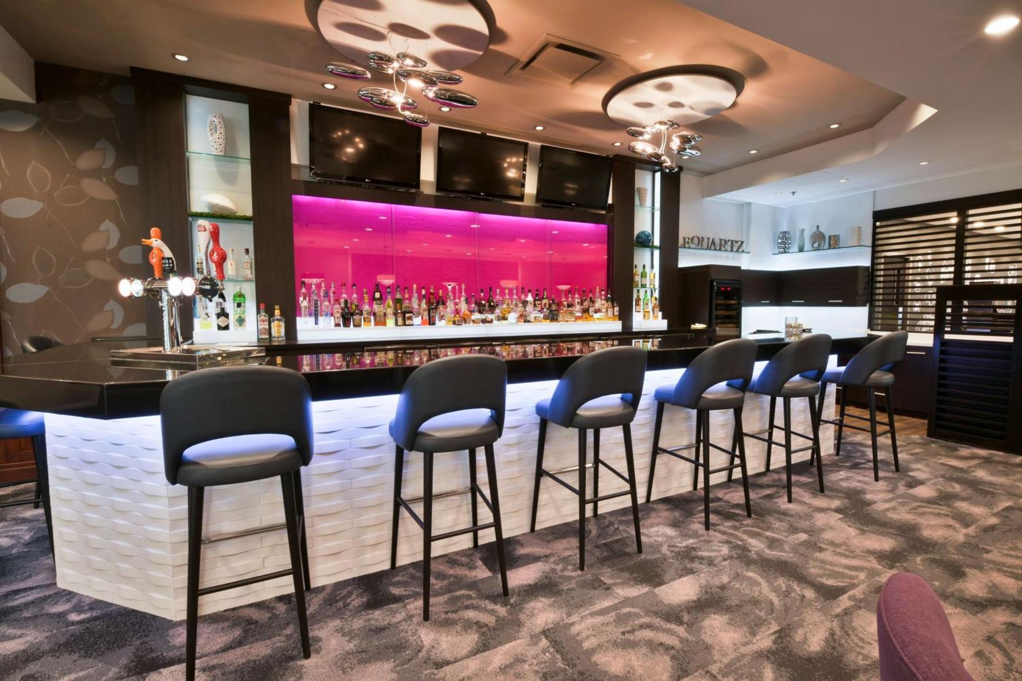 Hilton Montreal/Laval Hotel Exterior photo
