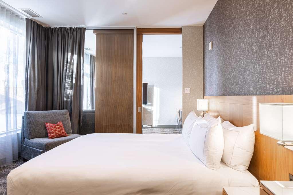 Hilton Montreal/Laval Hotel Room photo